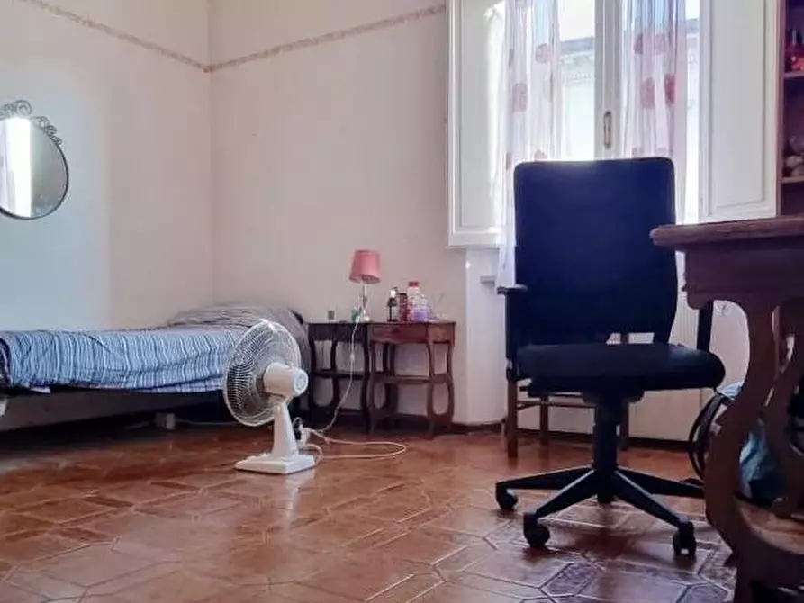 Immagine 11 di Appartamento in vendita  a Pisa