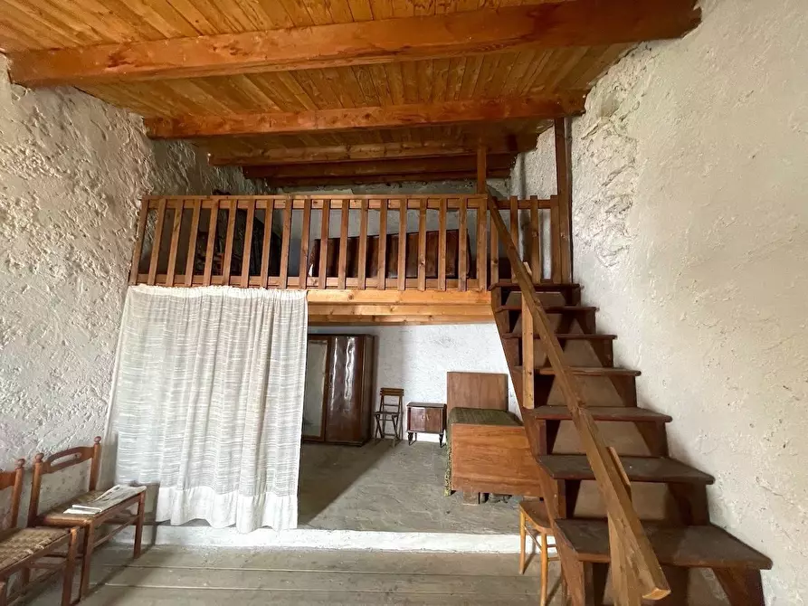 Immagine 27 di Porzione di casa in vendita  a La Spezia