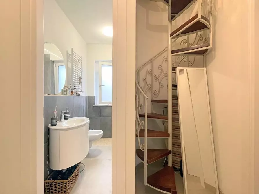 Immagine 33 di Casa bifamiliare in vendita  a Camaiore