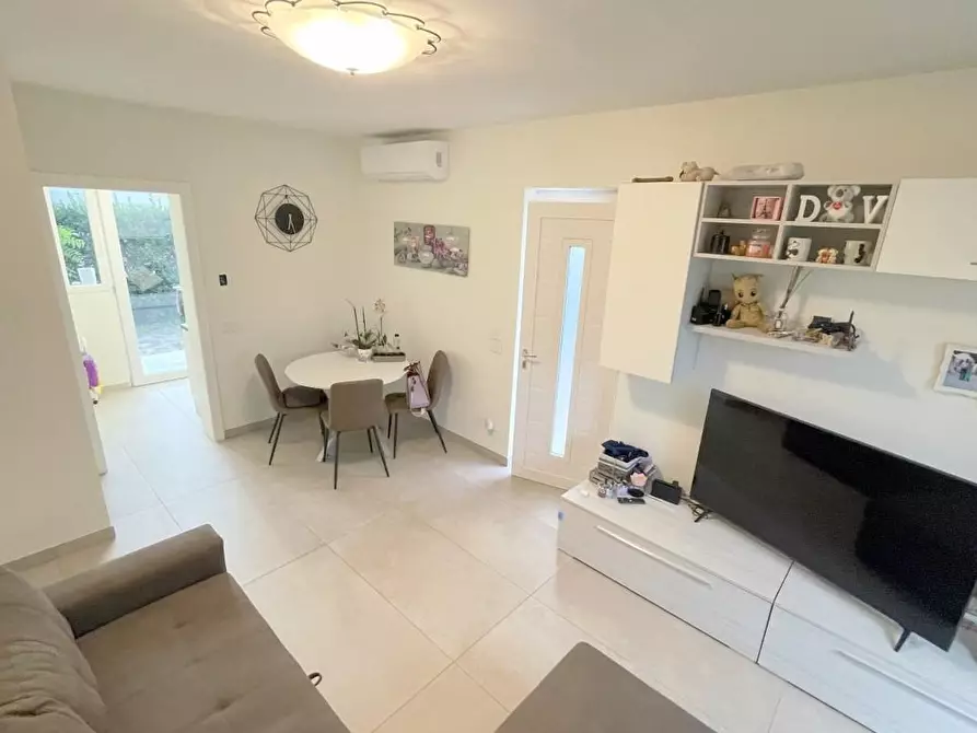 Immagine 40 di Casa bifamiliare in vendita  a Camaiore