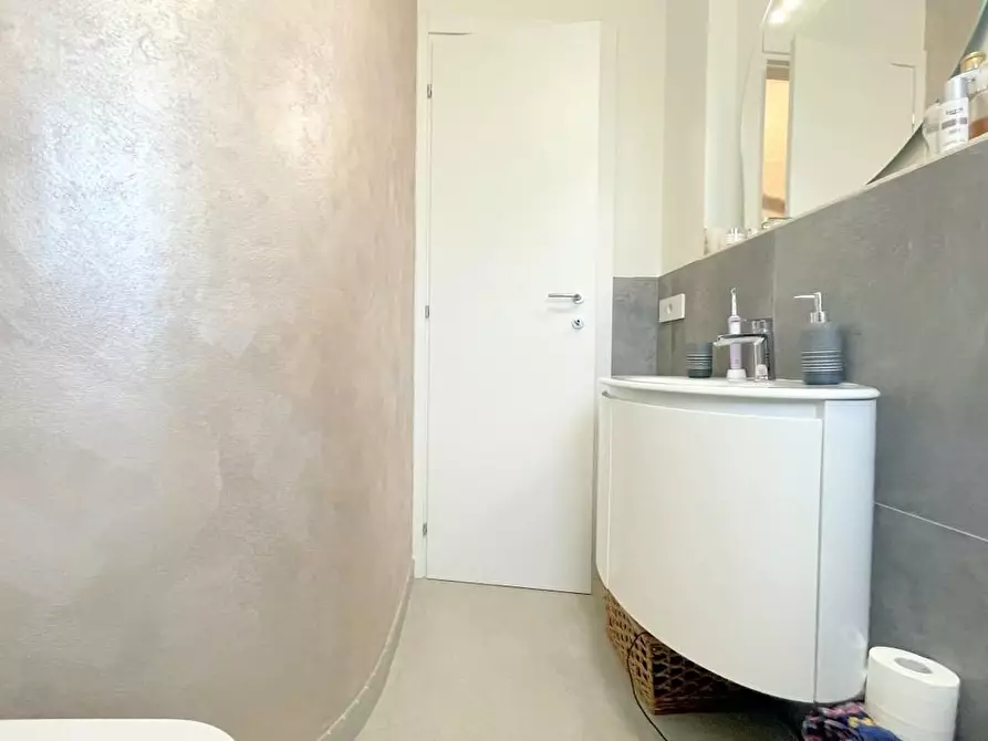 Immagine 35 di Casa bifamiliare in vendita  a Camaiore