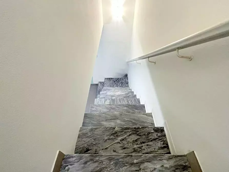 Immagine 15 di Casa bifamiliare in vendita  a Camaiore