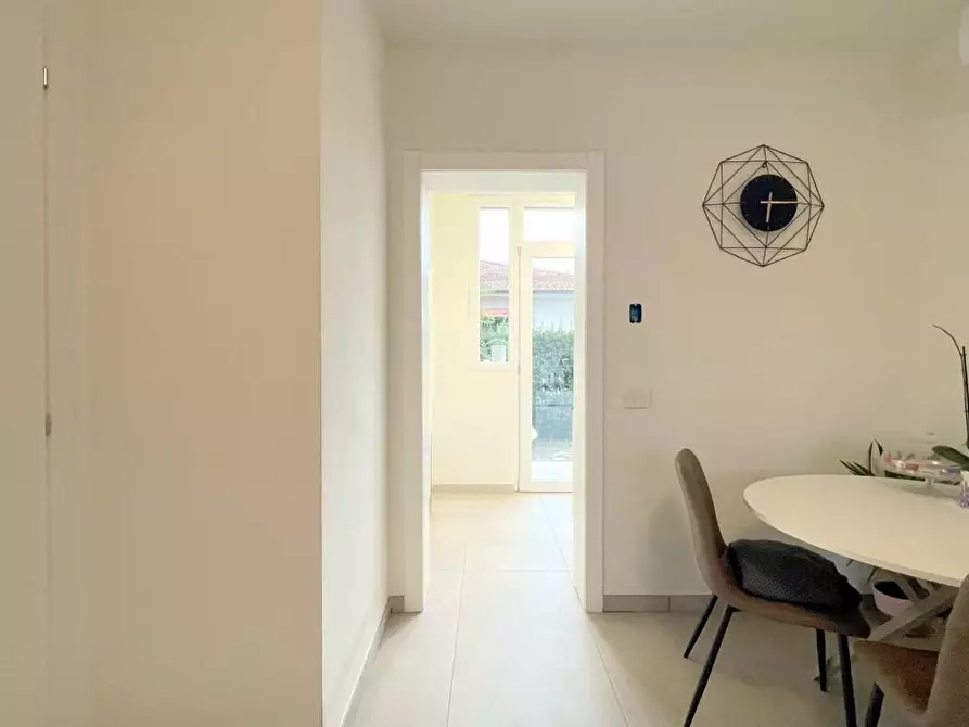 Immagine 6 di Casa bifamiliare in vendita  a Camaiore