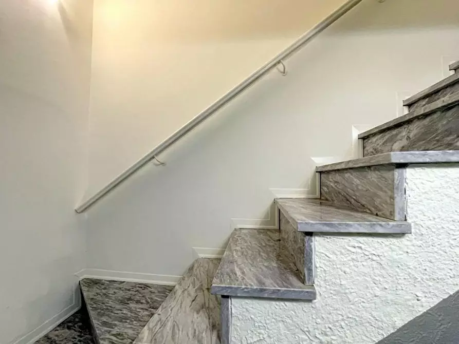 Immagine 21 di Casa bifamiliare in vendita  a Camaiore