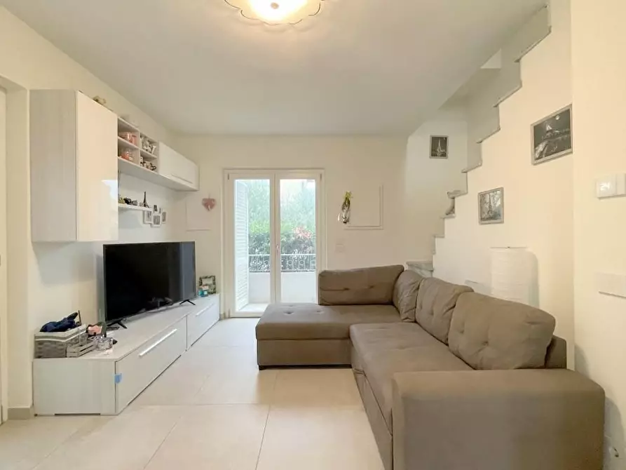 Immagine 9 di Casa bifamiliare in vendita  a Camaiore