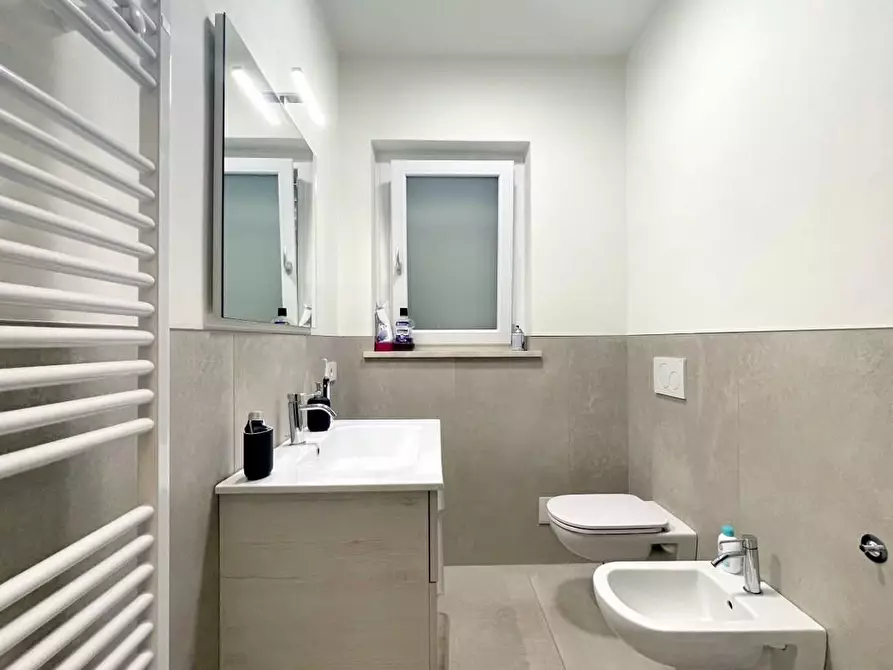 Immagine 11 di Casa bifamiliare in vendita  a Camaiore