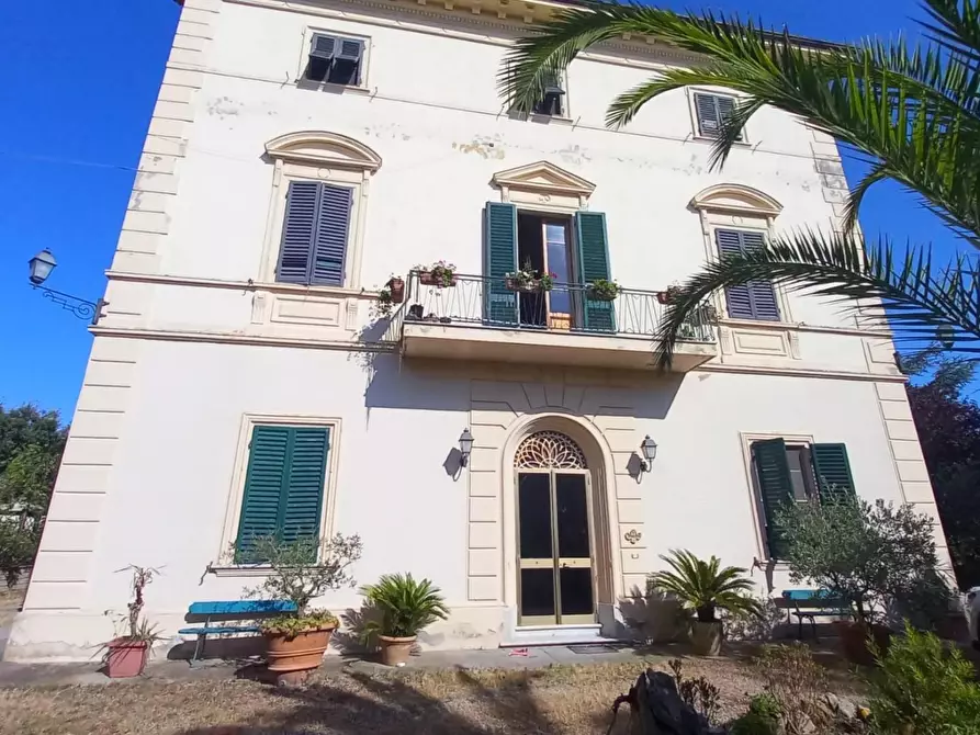 Immagine 43 di Villa in vendita  a Crespina Lorenzana