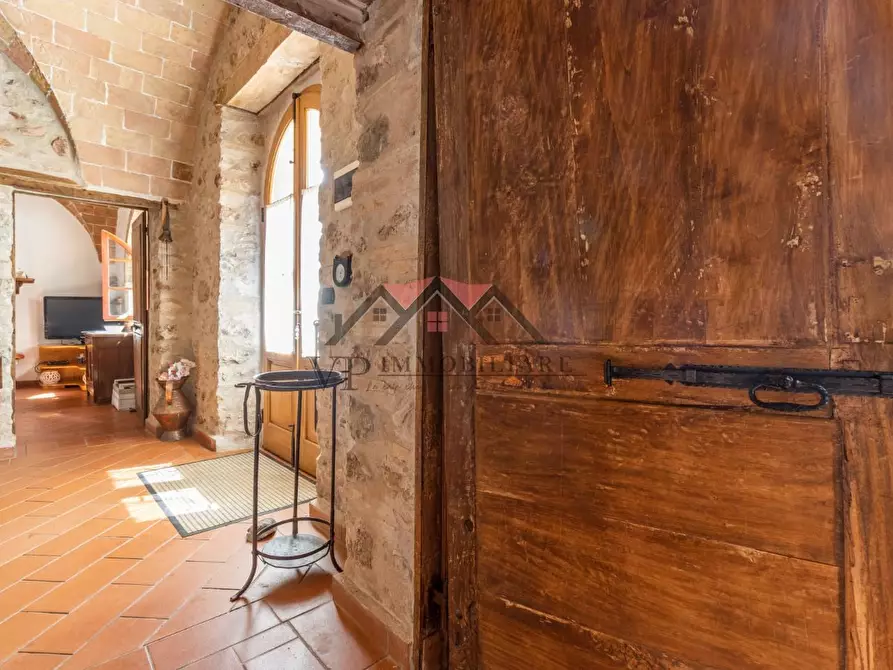 Immagine 41 di Casa colonica in vendita  a Pomarance