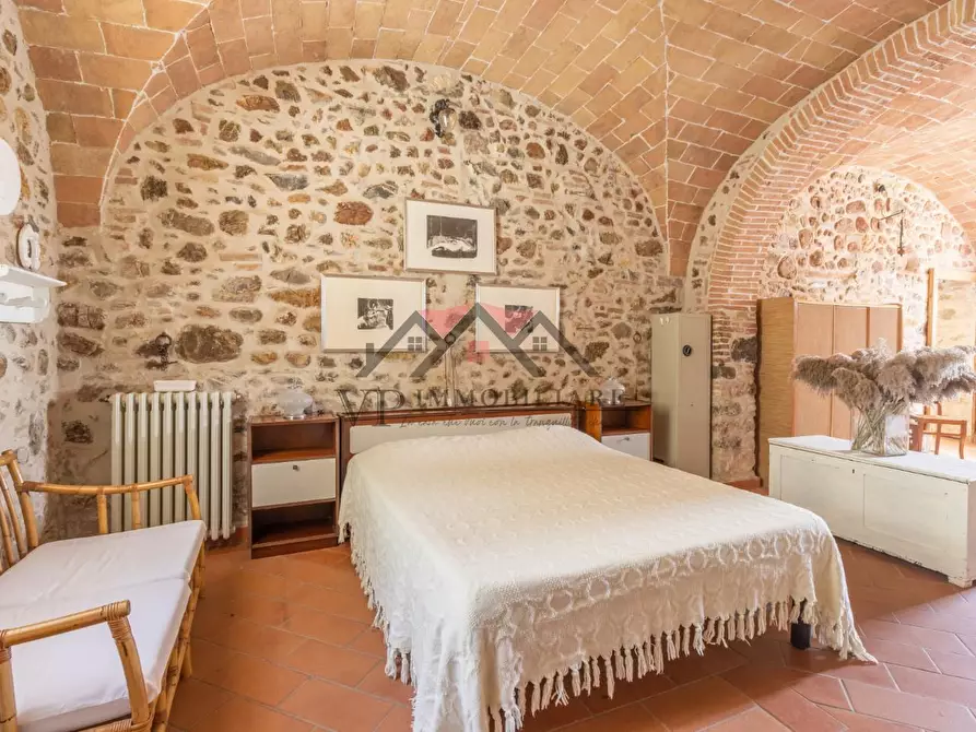 Immagine 38 di Casa colonica in vendita  a Pomarance