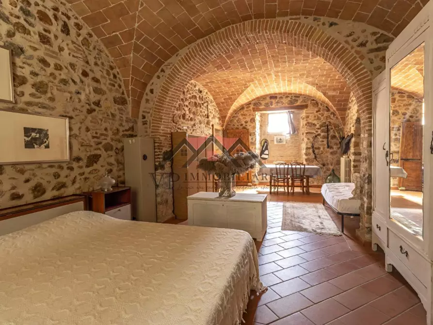 Immagine 39 di Casa colonica in vendita  a Pomarance