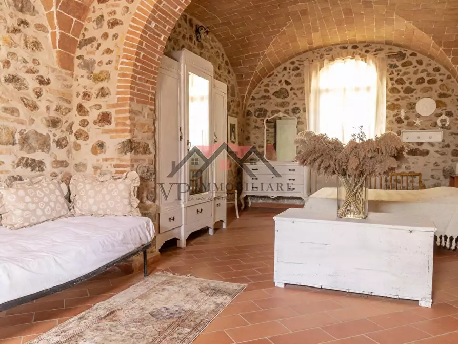 Immagine 33 di Casa colonica in vendita  a Pomarance