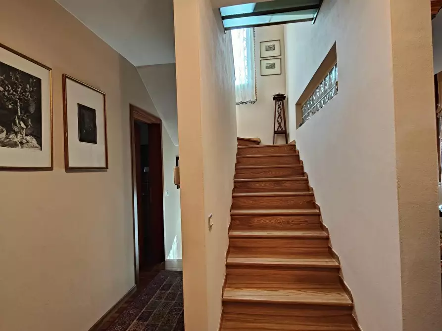 Immagine 9 di Villa in vendita  a Pisa