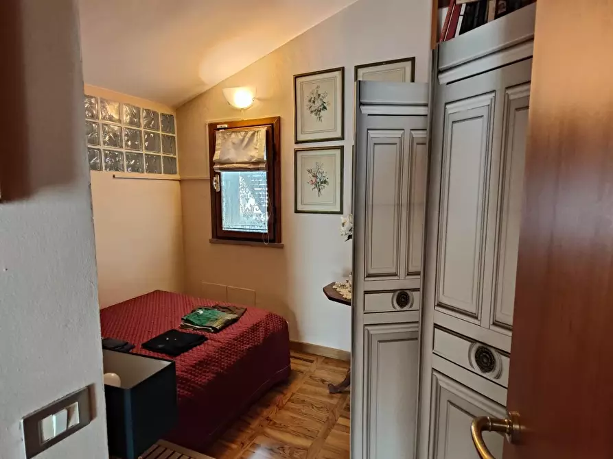 Immagine 11 di Villa in vendita  a Pisa