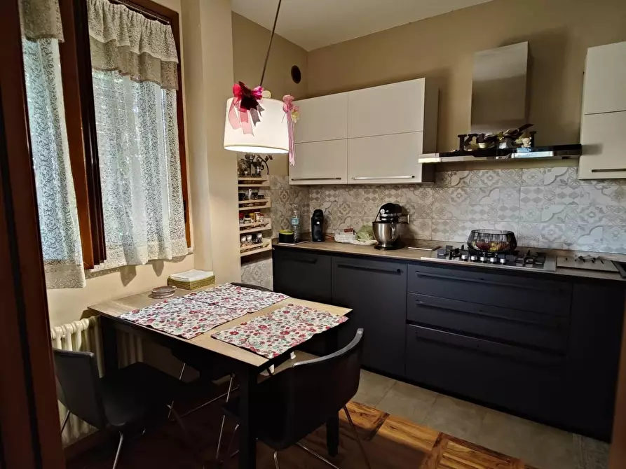 Immagine 6 di Villa in vendita  a Pisa