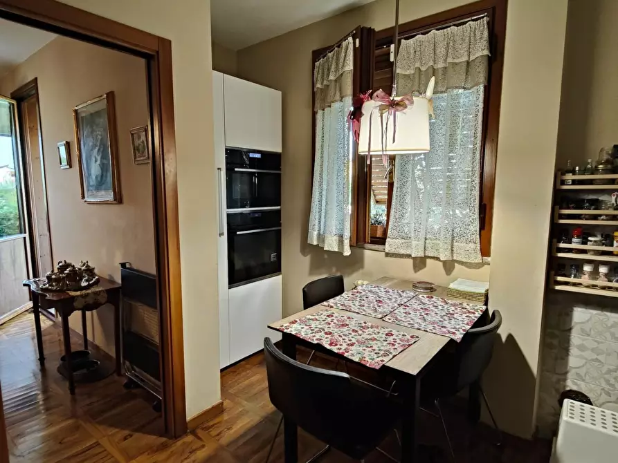 Immagine 7 di Villa in vendita  a Pisa