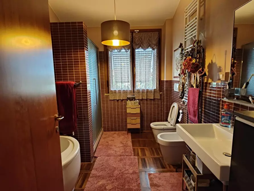 Immagine 17 di Villa in vendita  a Pisa