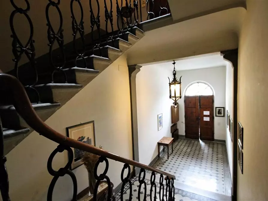 Immagine 21 di Appartamento in vendita  a Lucca