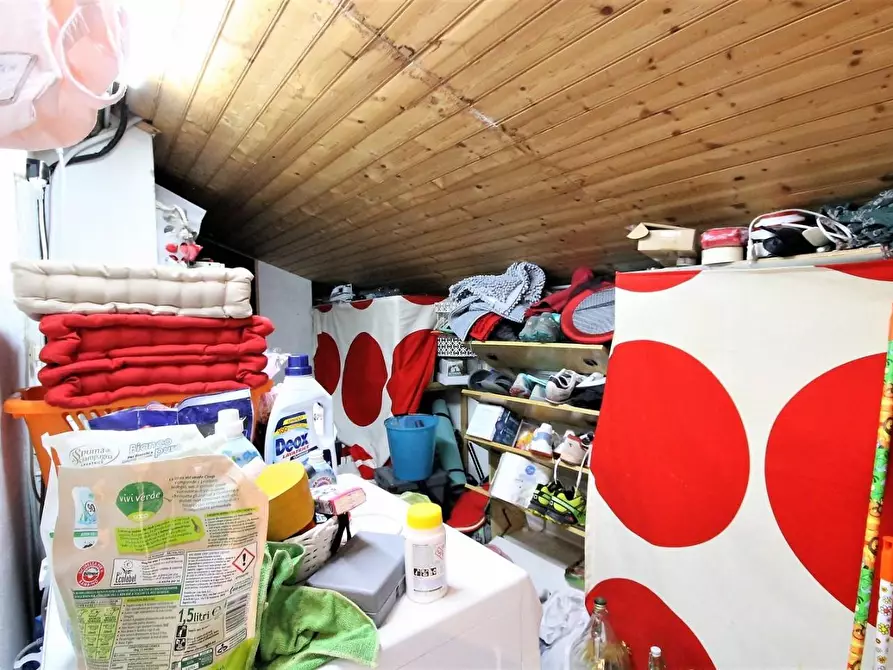 Immagine 8 di Appartamento in vendita  a Lucca