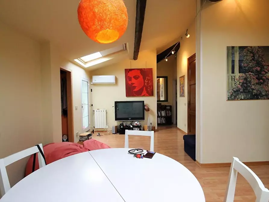 Immagine 5 di Appartamento in vendita  a Lucca