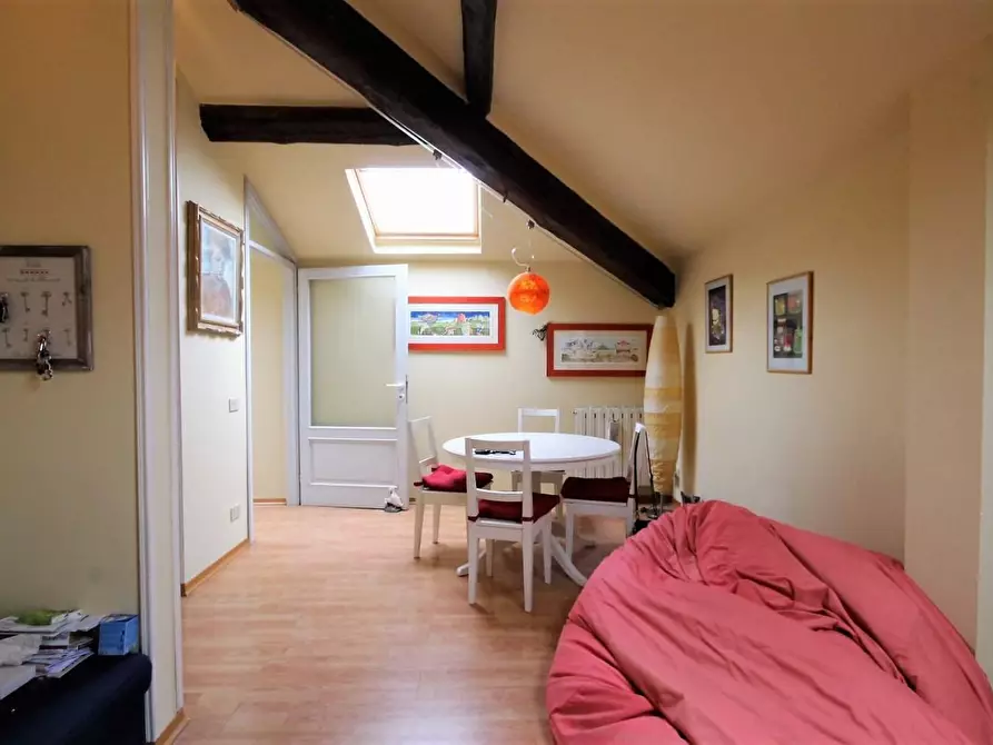 Immagine 3 di Appartamento in vendita  a Lucca