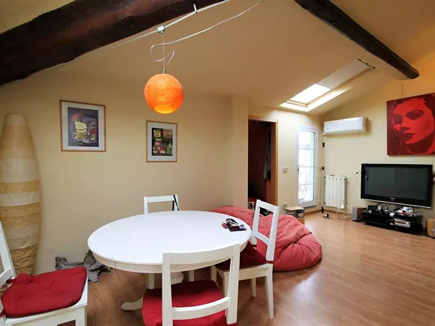 Immagine 4 di Appartamento in vendita  a Lucca