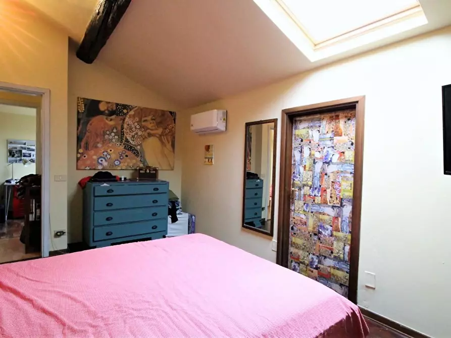 Immagine 13 di Appartamento in vendita  a Lucca