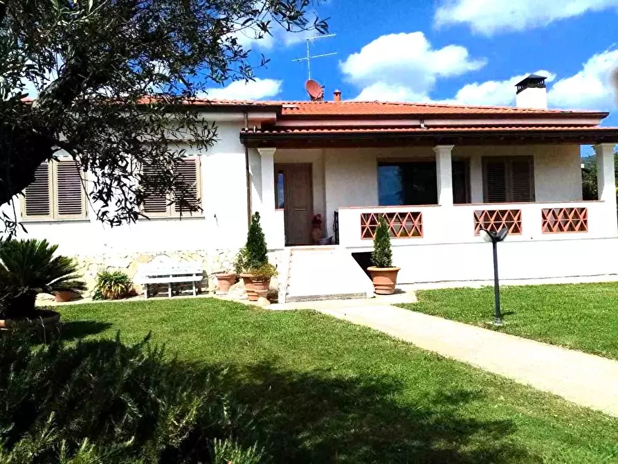 Immagine 1 di Villa in vendita  a Fosdinovo