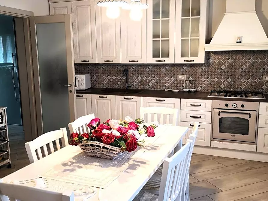 Immagine 11 di Villa in vendita  a Fosdinovo