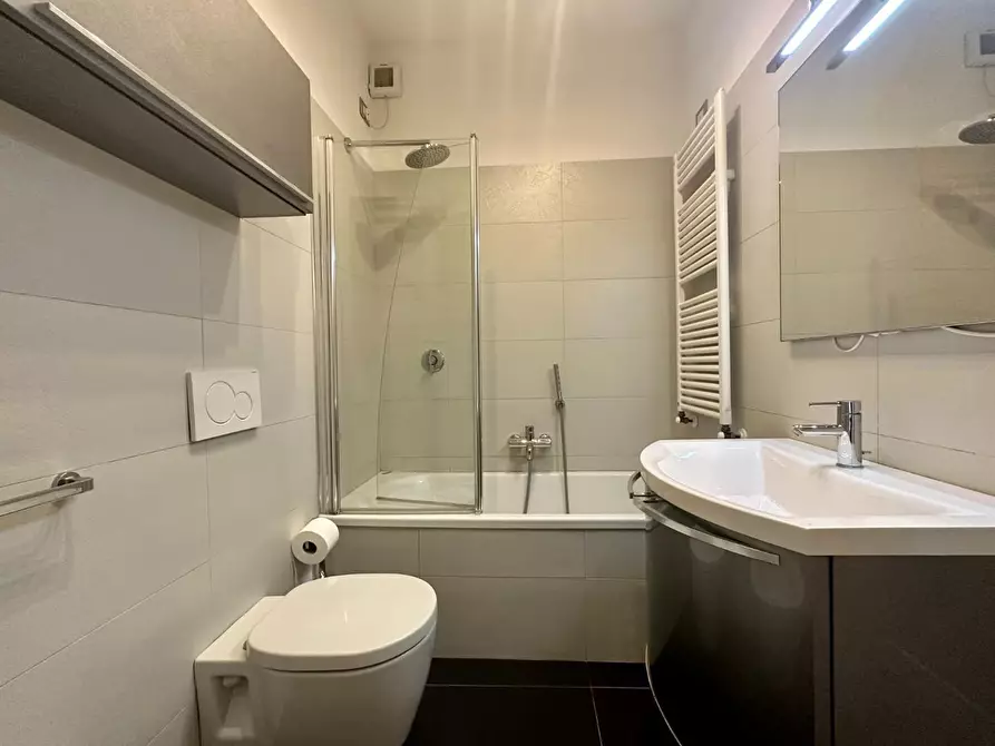 Immagine 24 di Appartamento in vendita  a Lucca