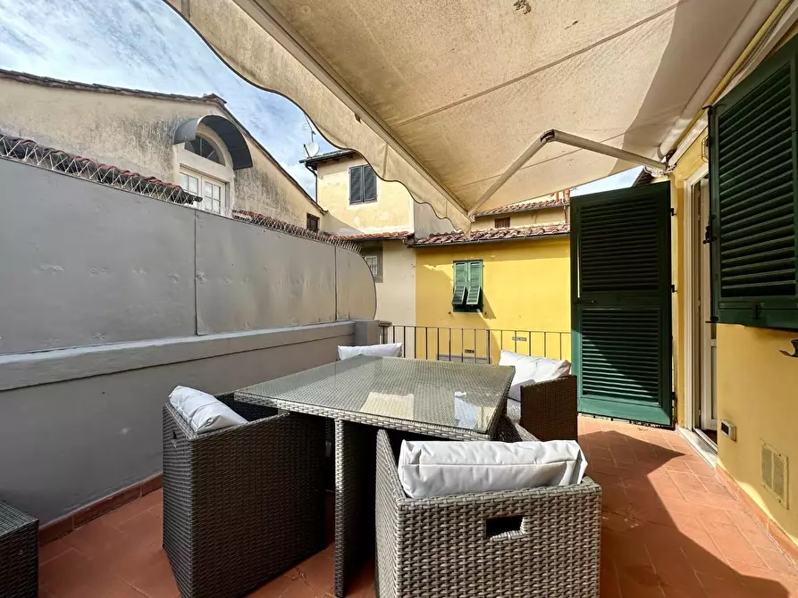 Immagine 2 di Appartamento in vendita  a Lucca