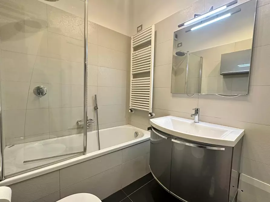 Immagine 25 di Appartamento in vendita  a Lucca