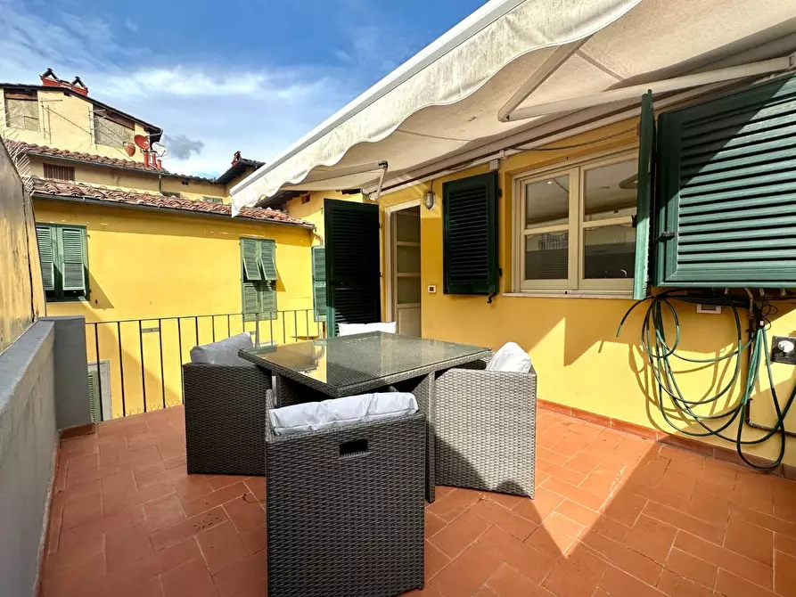 Immagine 32 di Appartamento in vendita  a Lucca