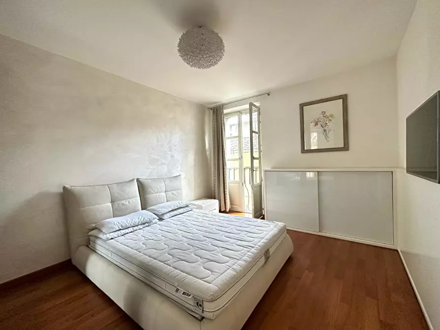 Immagine 11 di Appartamento in vendita  a Lucca