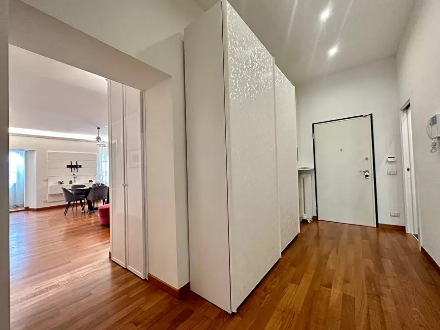 Immagine 27 di Appartamento in vendita  a Lucca