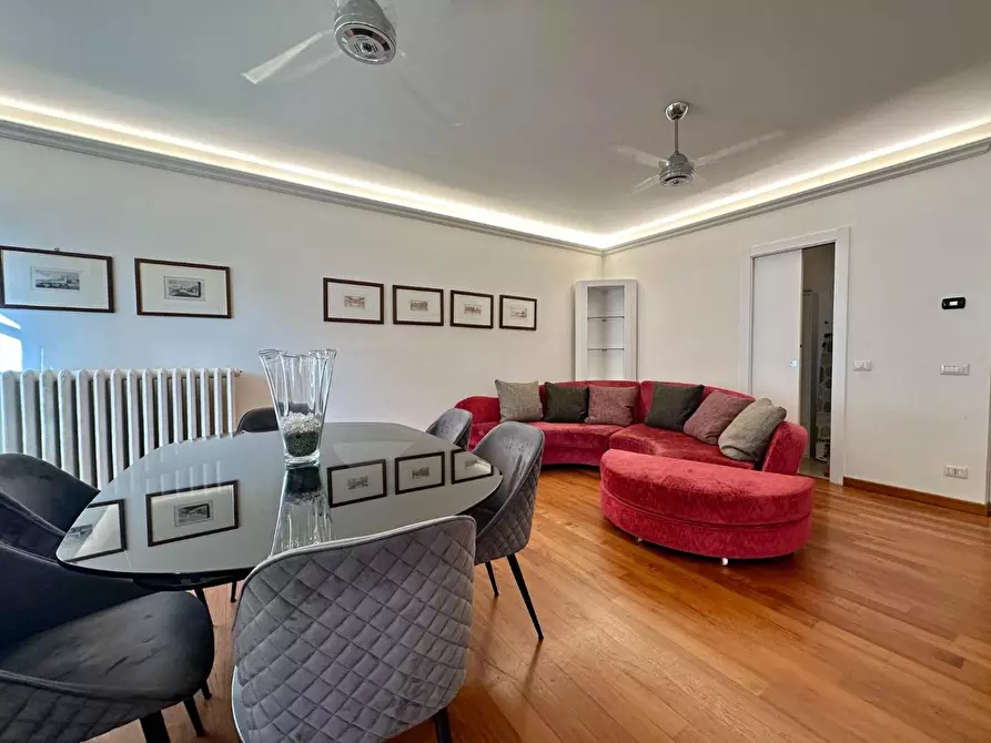 Immagine 34 di Appartamento in vendita  a Lucca