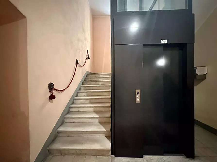 Immagine 47 di Appartamento in vendita  a Lucca