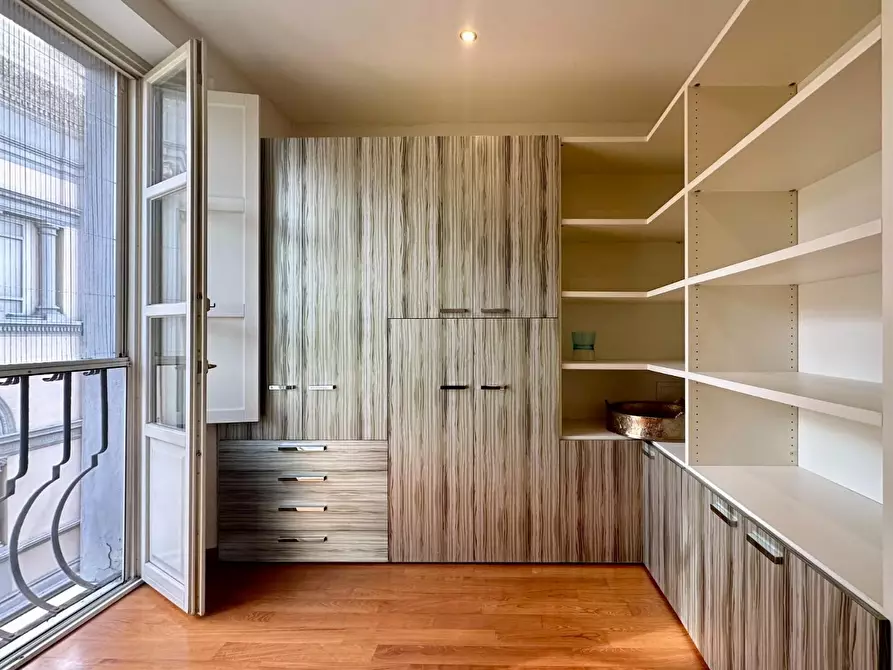 Immagine 16 di Appartamento in vendita  a Lucca