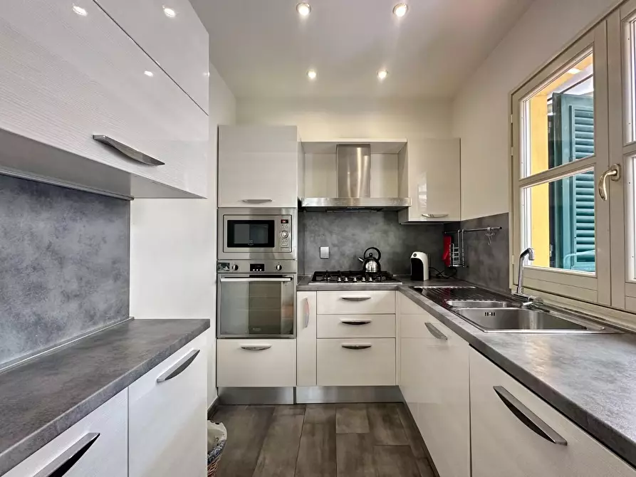 Immagine 9 di Appartamento in vendita  a Lucca