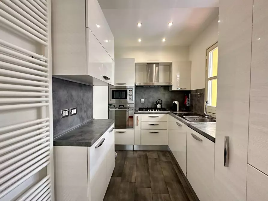 Immagine 8 di Appartamento in vendita  a Lucca