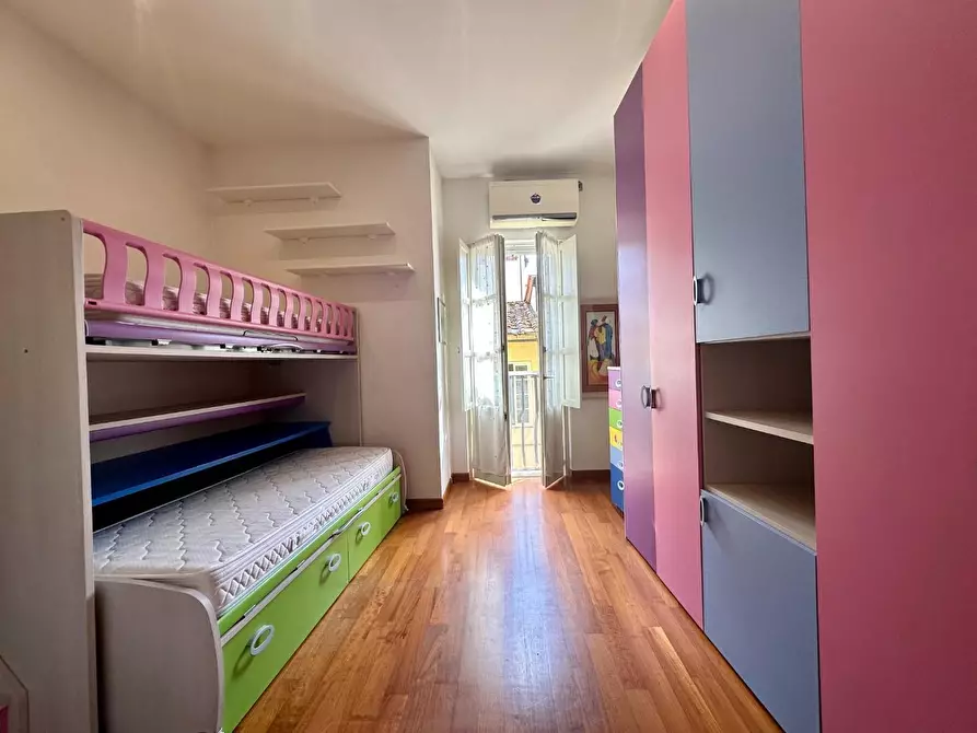 Immagine 41 di Appartamento in vendita  a Lucca