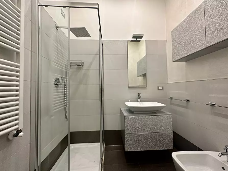 Immagine 43 di Appartamento in vendita  a Lucca