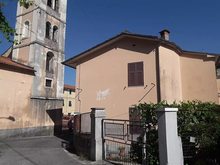 Immagine 10 di Appartamento in vendita  a Carrara