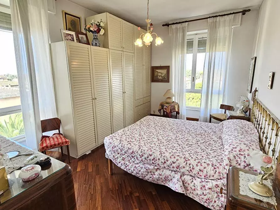 Immagine 16 di Appartamento in vendita  a Massa