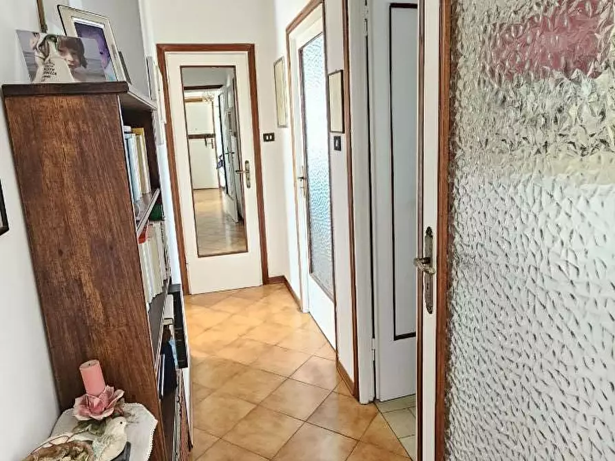 Immagine 14 di Appartamento in vendita  a Massa