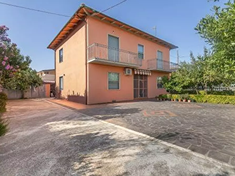 Immagine 1 di Casa indipendente in vendita  a Montopoli In Val D'arno