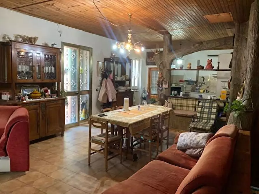 Immagine 7 di Casa indipendente in vendita  a Marliana