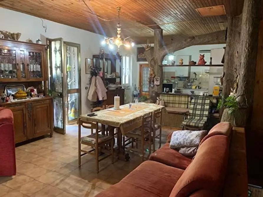 Immagine 8 di Casa indipendente in vendita  a Marliana