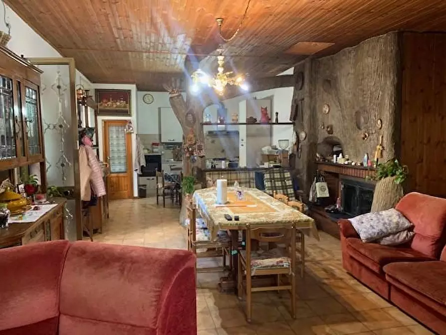 Immagine 4 di Casa indipendente in vendita  a Marliana