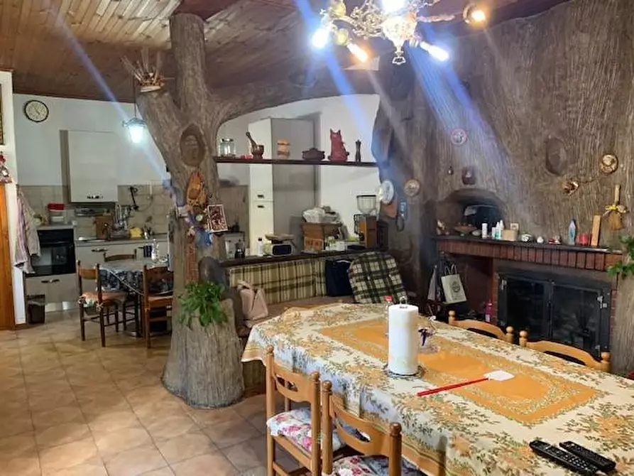 Immagine 10 di Casa indipendente in vendita  a Marliana