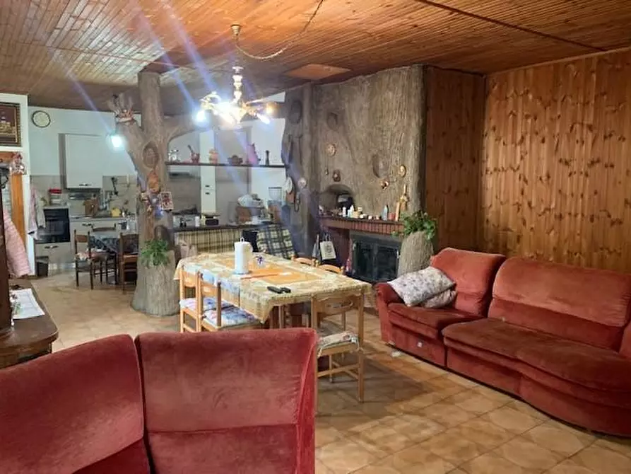 Immagine 19 di Casa indipendente in vendita  a Marliana